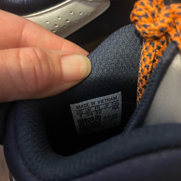 Brand new without tags adidas high top basketball shoes boys - Picture 2 of 4